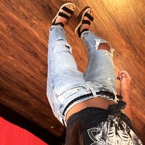 Boyfriend ripped jeans
